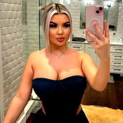 Marnie 😈 Spiciest blonde on OF photo