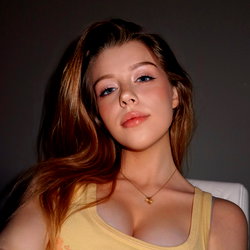 Natalia LaBelle photo