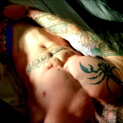 Thenakedartist photo