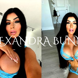 Alexandra 🐰 photo