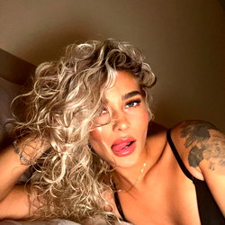 Hannn 🖤✨  (YOUR FAVORITE BABE) photo