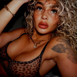 Hannn 🖤✨  (YOUR FAVORITE BABE) photo