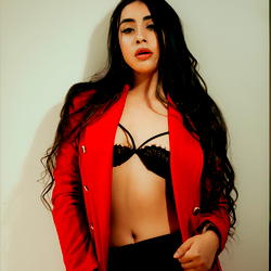 Lia Saenz photo